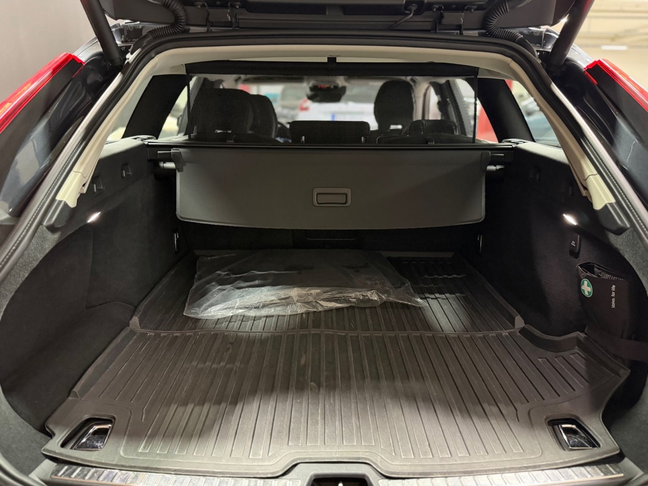Volvo V90 T8 Momentum 2019, bild 6/10