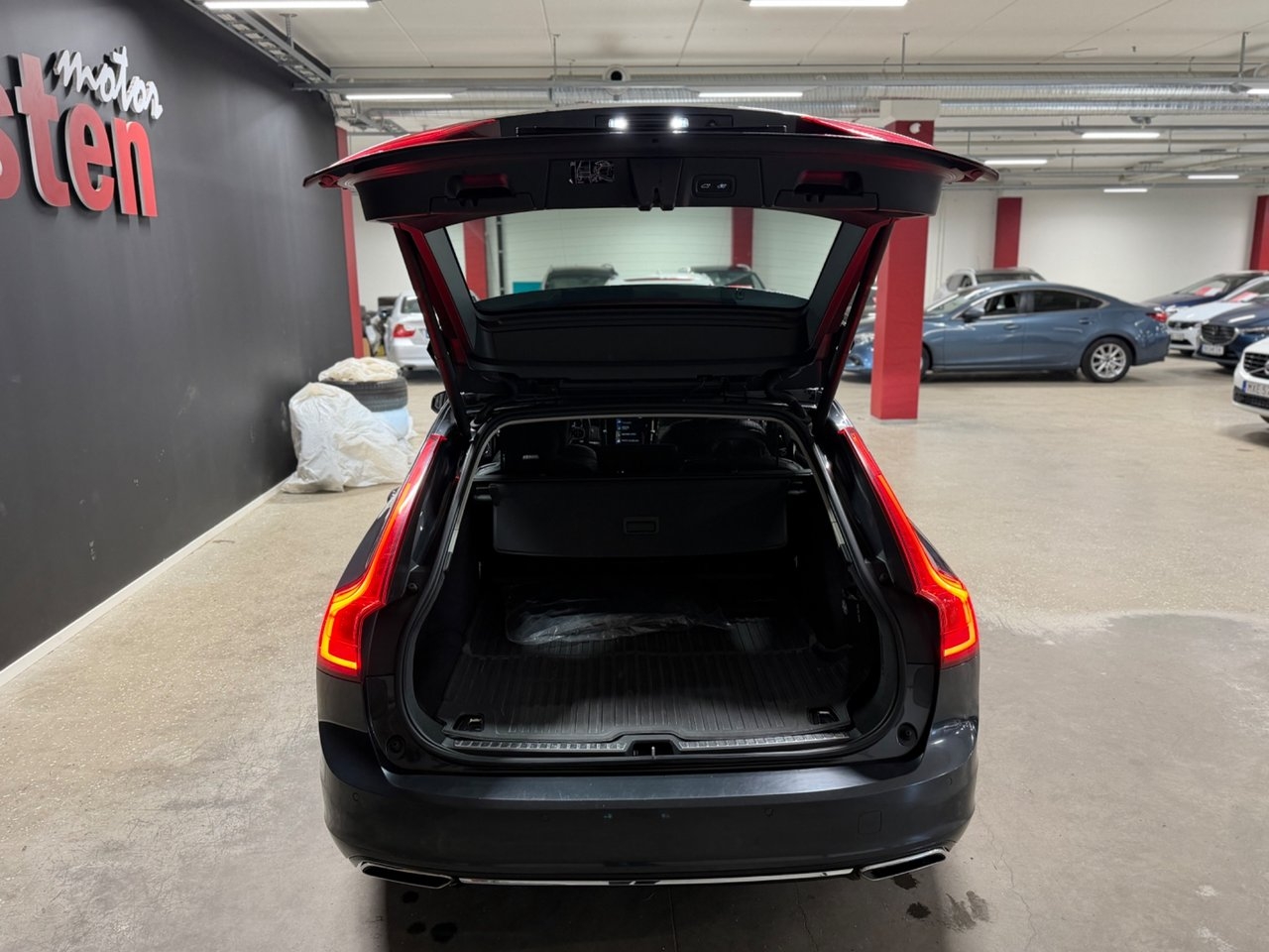 Volvo V90 T8 Momentum 2019, bild 5/10