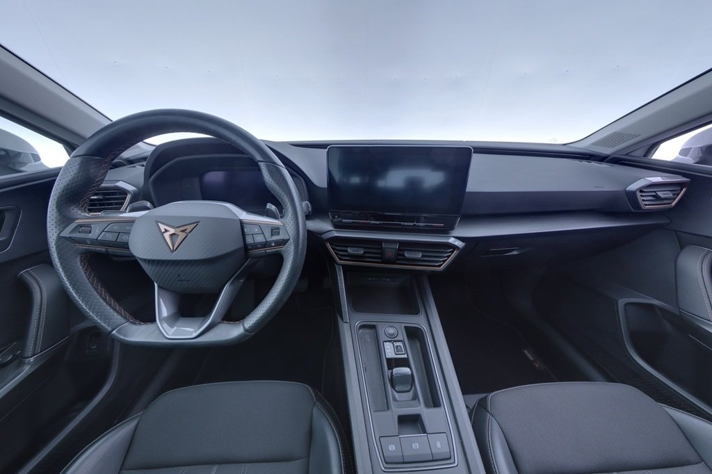 Cupra Leon 1.5 eTSI 2024, bild 7/10