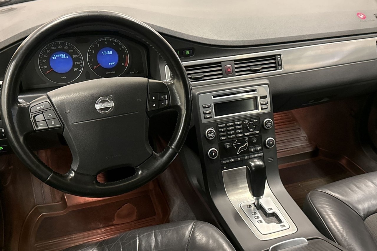 Volvo V70 2.5FT Momentum 2009, bild 6/10
