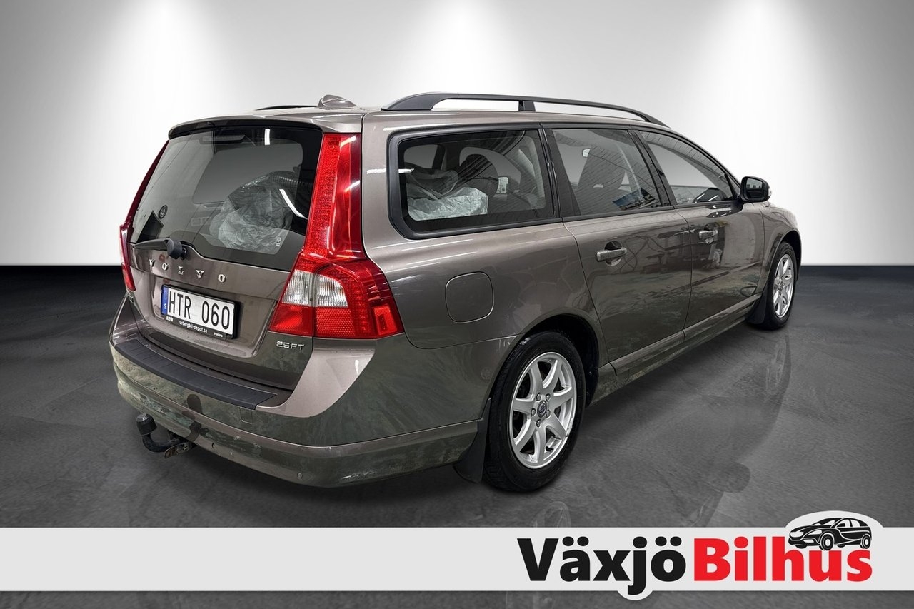 Volvo V70 2.5FT Momentum 2009, bild 3/10