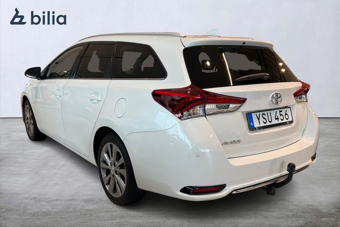 Toyota Auris 1.2 T Executive 2018, bild 2/10