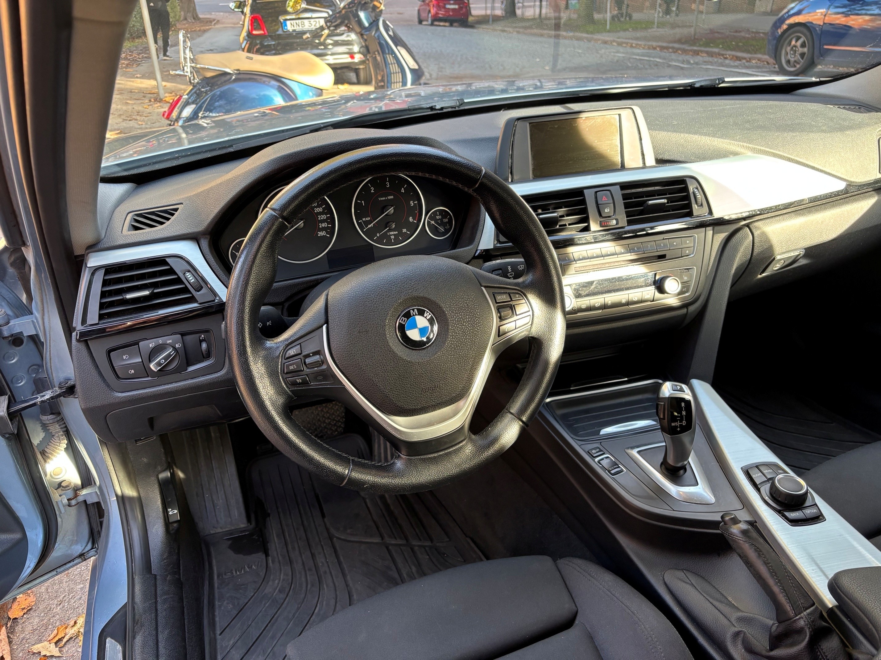 BMW 320d 2014, bild 3/8