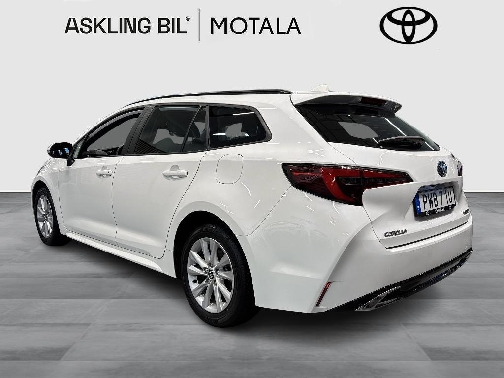Toyota Corolla 1.8 Hybrid Active 2023, photo 3/10