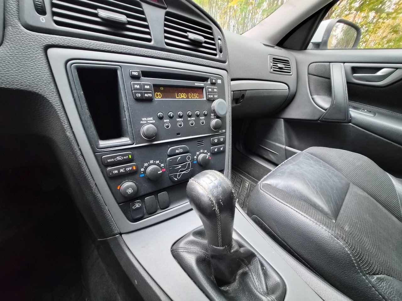 Volvo V70 2.4 Kinetic 2007, kuva 9/10