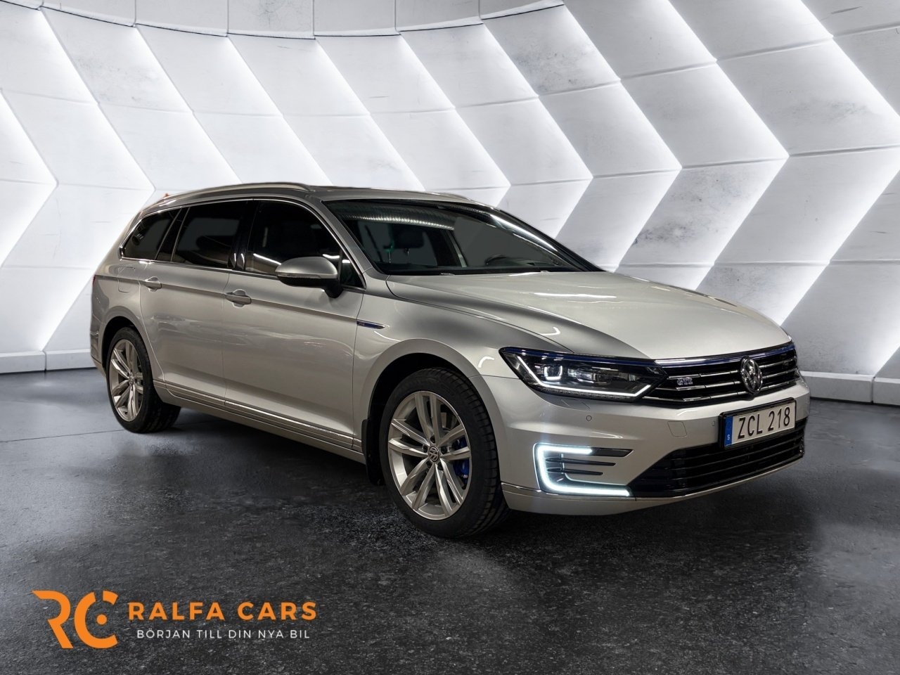 Volkswagen Passat GTE 2019, bild 5/10