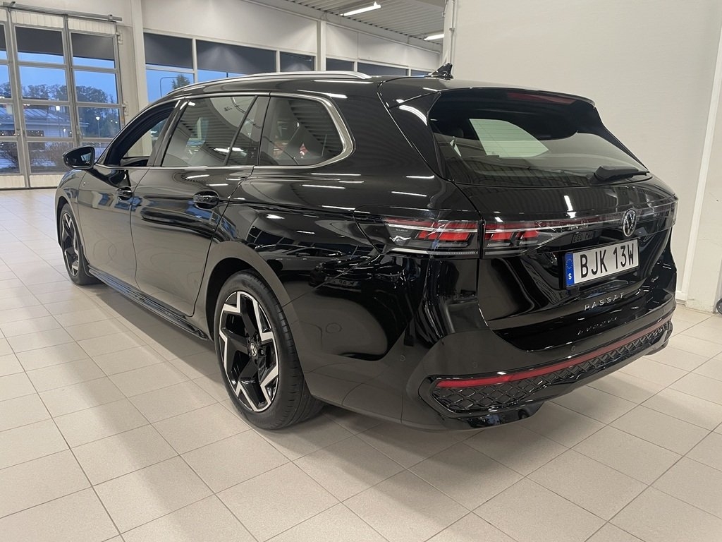 Volkswagen Passat 2.0 TDI R-Line 2024, bild 5/10