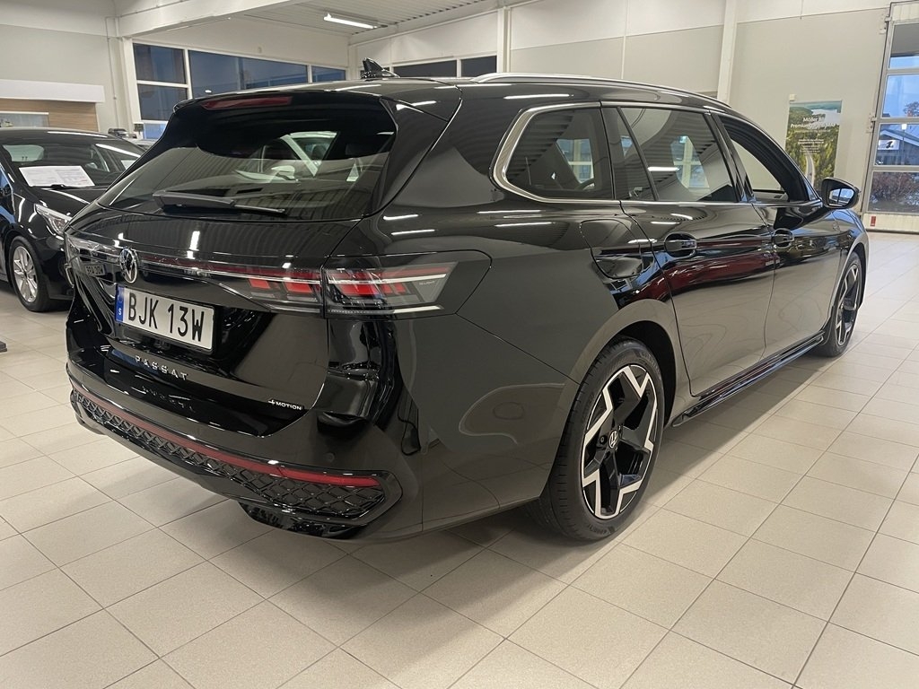 Volkswagen Passat 2.0 TDI R-Line 2024, bild 7/10