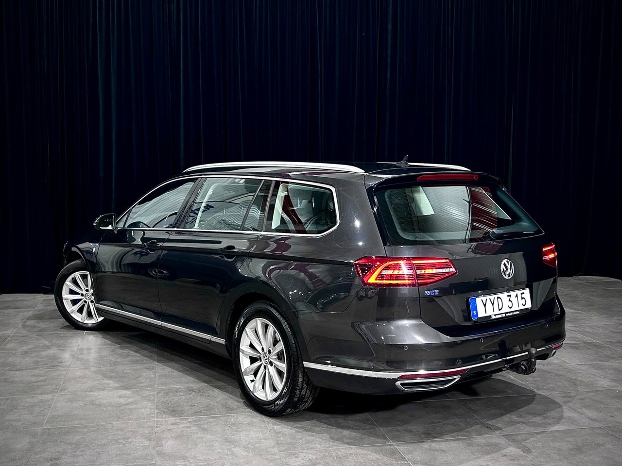 Volkswagen Passat GTE 2018, bild 6/10