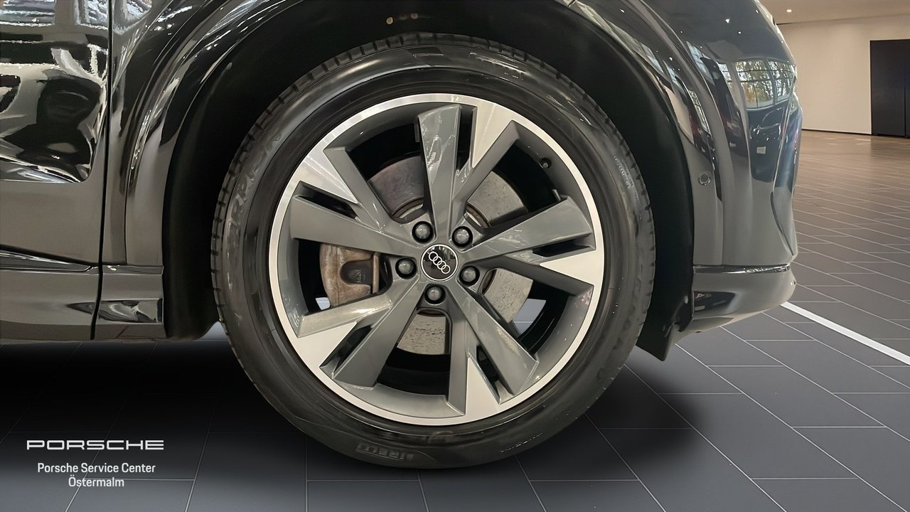 Audi Q4 e-tron 50 S line 2024, photo 9/10