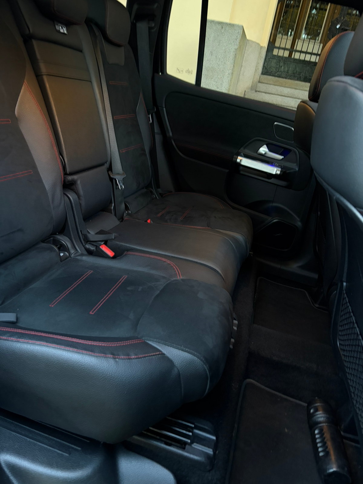 Mercedes-Benz GLB 35 AMG 2021, photo 9/10