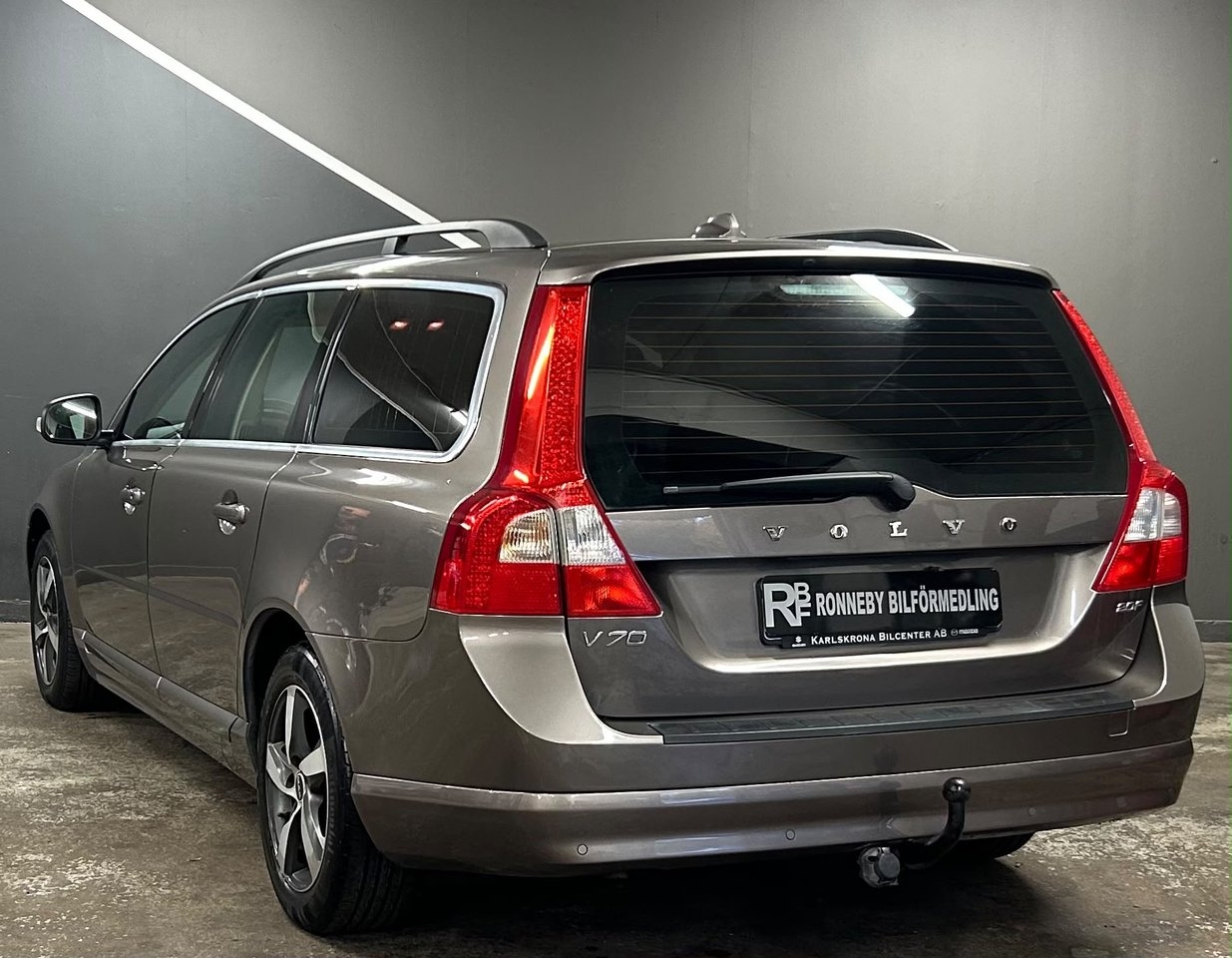 Volvo V70 Momentum 2010, bild 6/10