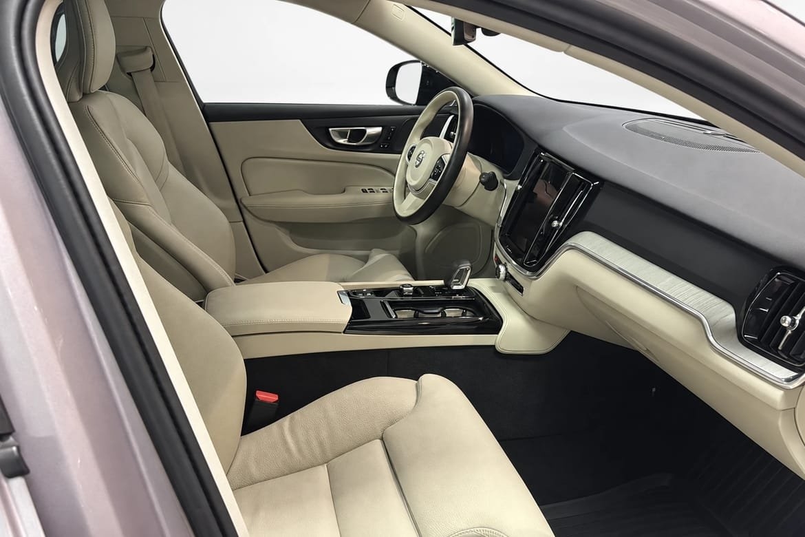 Volvo V60 T6 Plus Dark Nordic 2026, bild 5/10