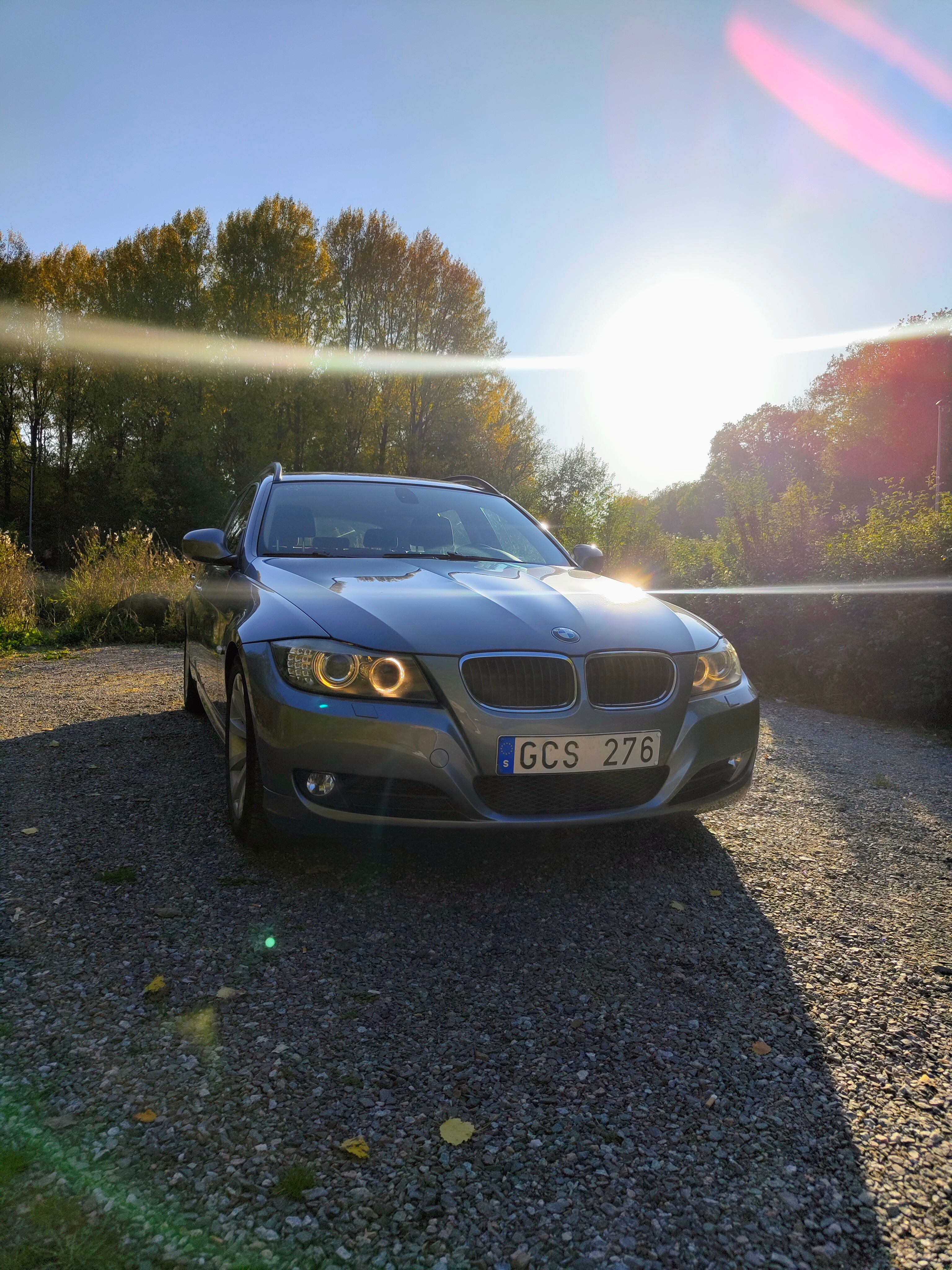 BMW 320i 2009, bild 2/10