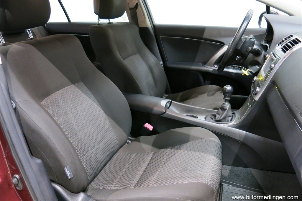 Toyota Avensis 1.8 2012, bild 7/10