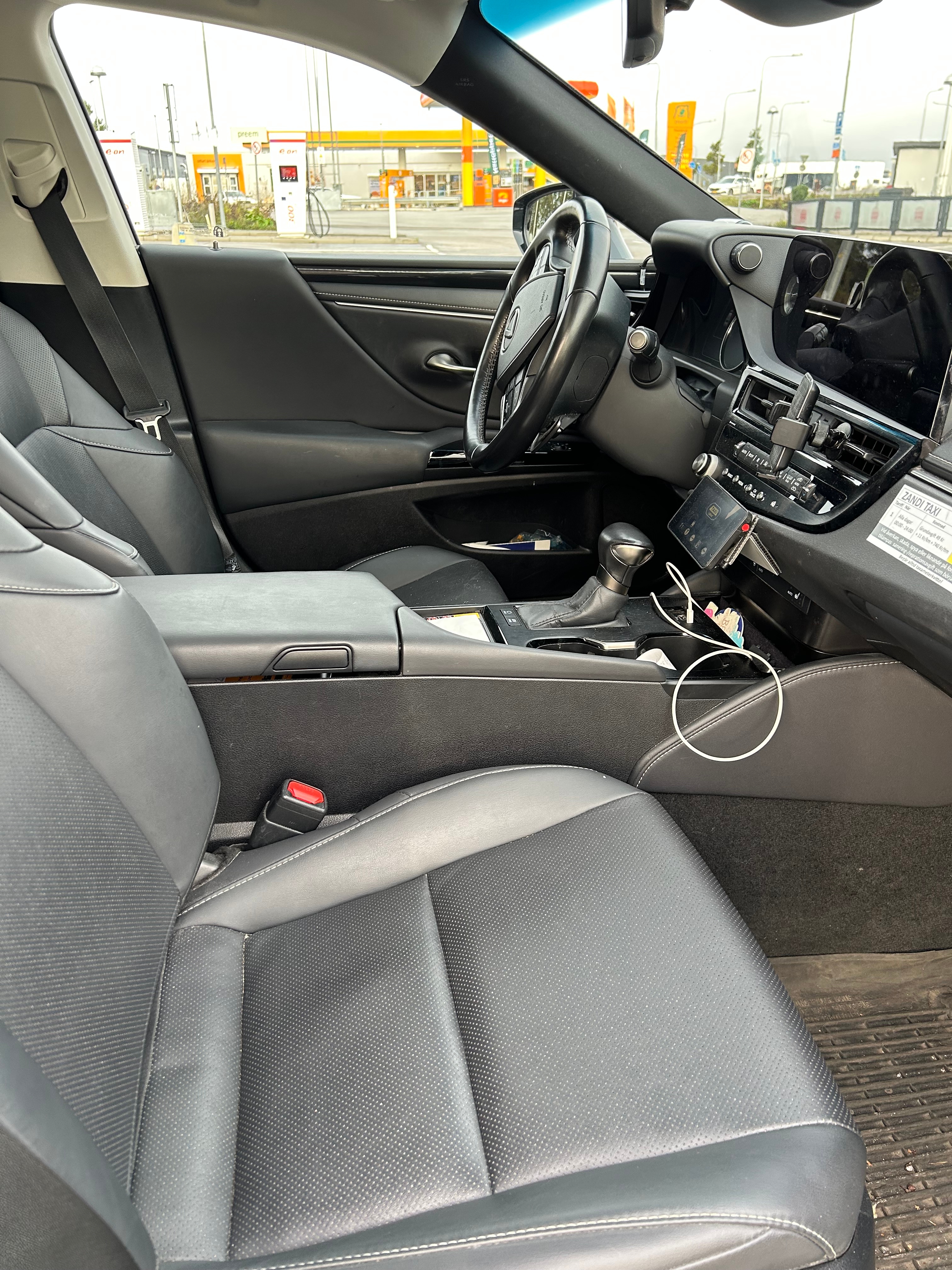 Lexus ES 300h 2023, bild 5/6