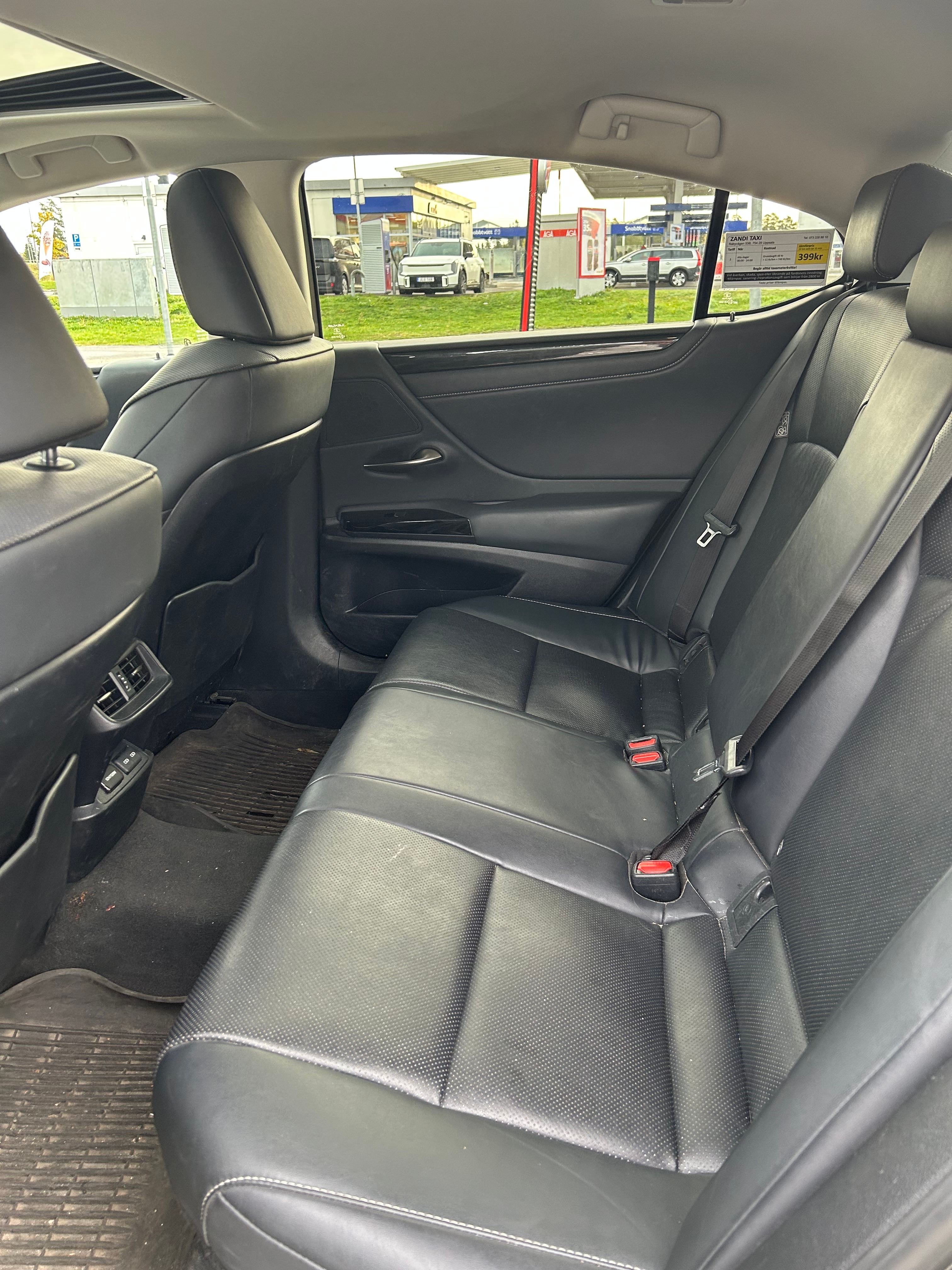 Lexus ES 300h 2023, bild 6/6