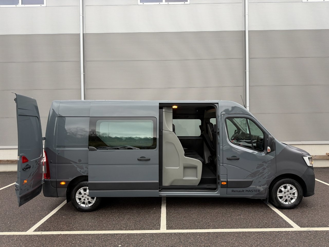 Renault Master Blue dCi 180 2020, bild 5/10