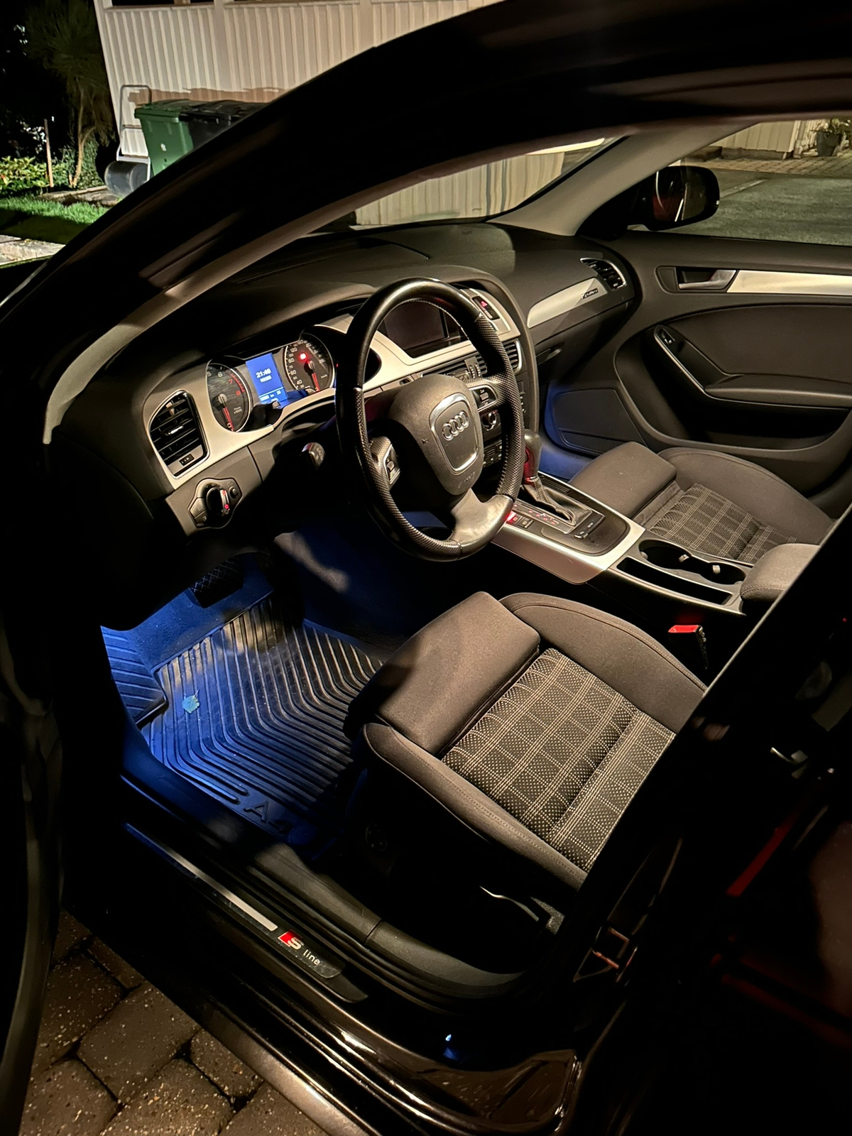 Audi A4 2.0 TFSI 2010, bild 3/5