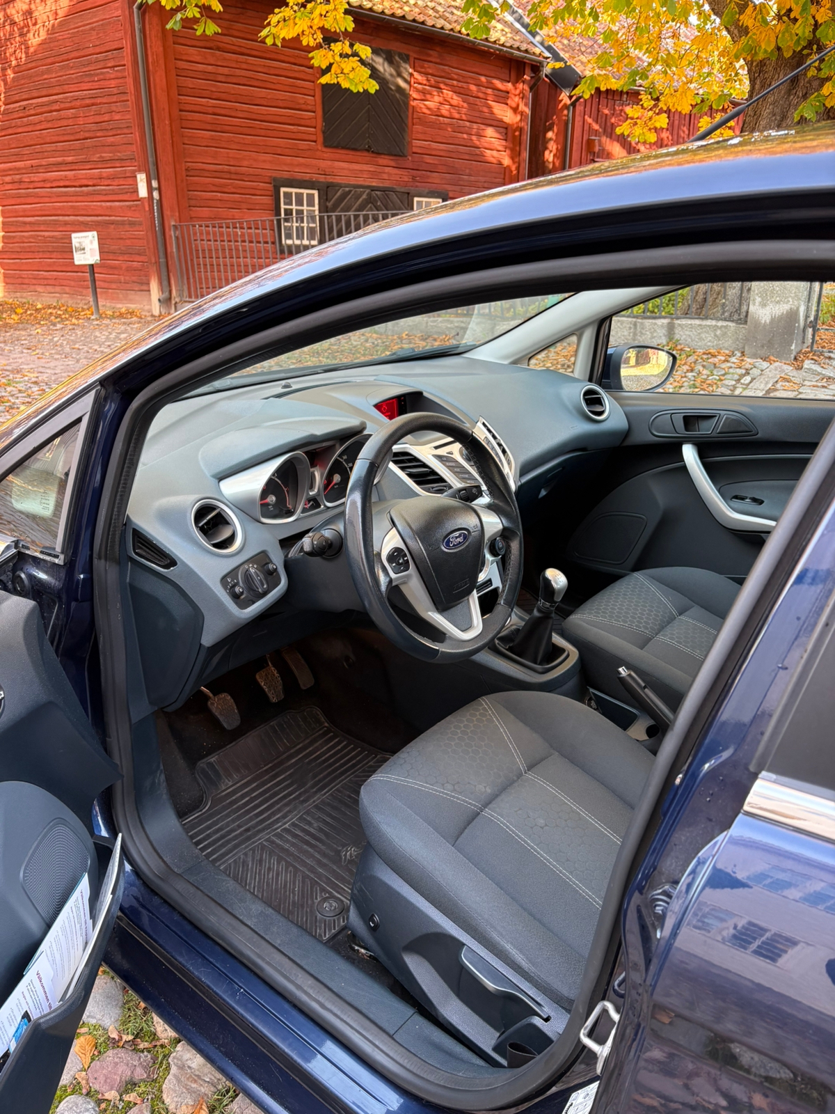 Ford Fiesta 1.4 TDCi 2011, bild 7/10