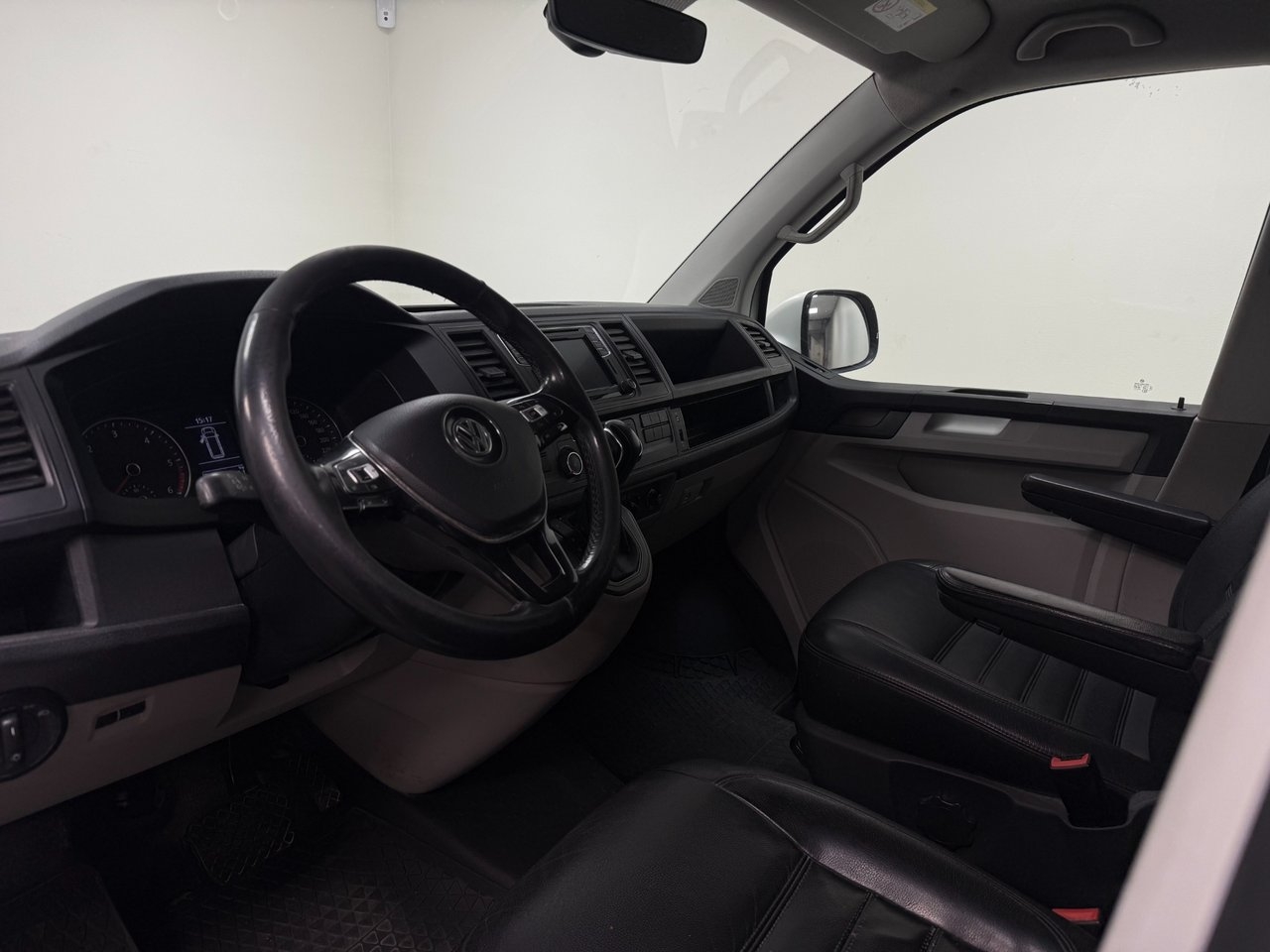 Volkswagen Transporter 2.0 TDI SCR 2017, bild 7/10