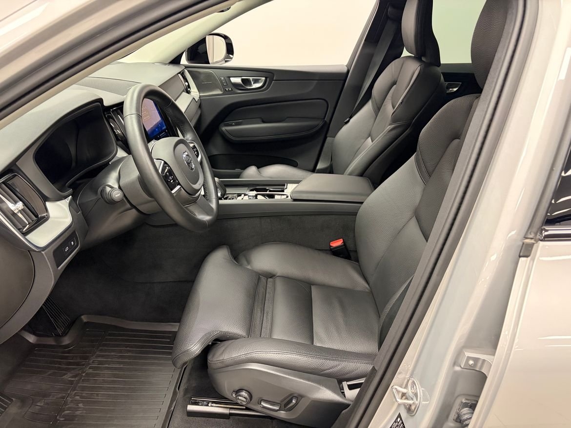 Volvo XC60 T6 Plus Dark Nordic 2025, bild 6/10
