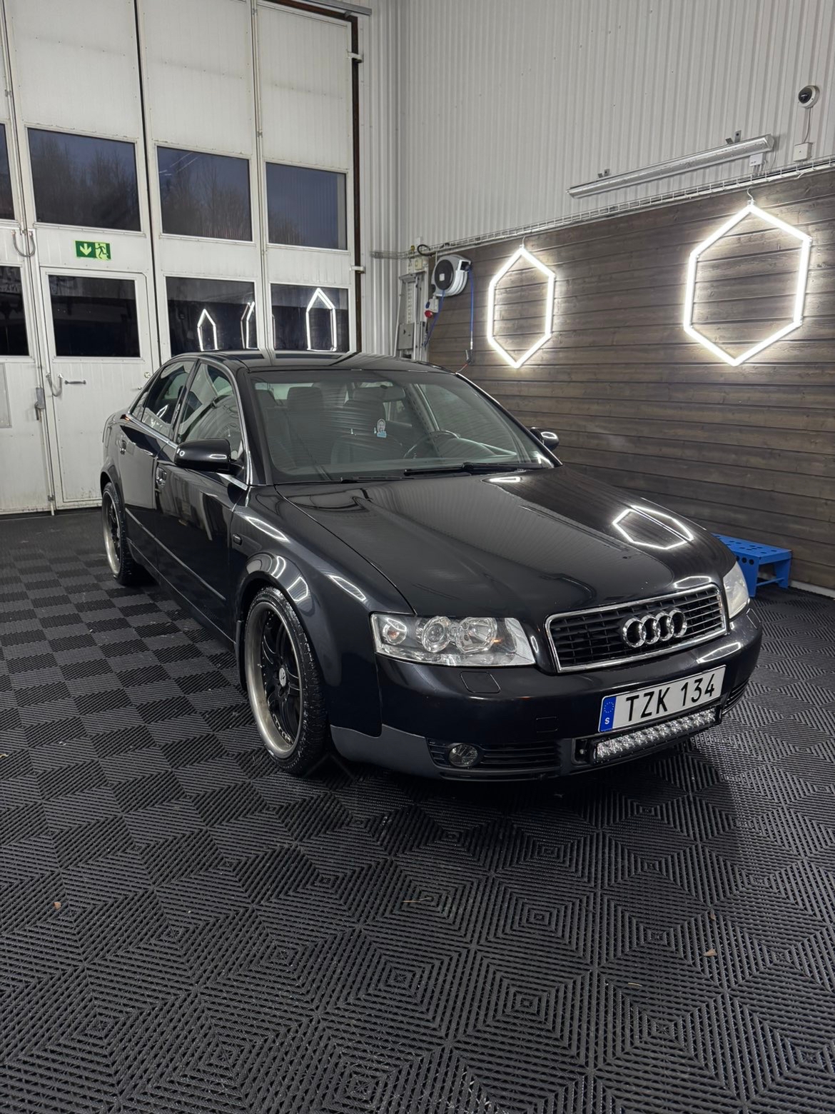 Audi A4 2.4 2003, bild 2/7