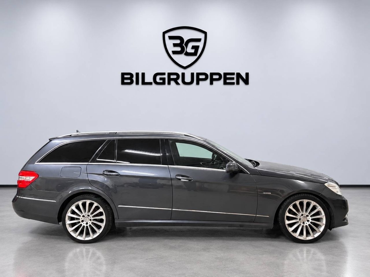Mercedes-Benz E 220 CDI Avantgarde 2011, bild 7/10
