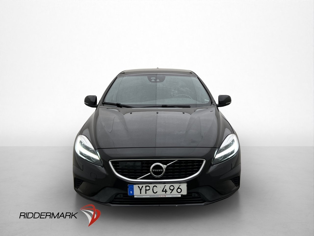 Volvo V40 T3 R Design 2019, bild 2/10