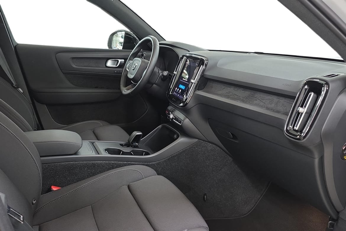 Volvo EX40 Extended Range Plus 2025, bild 7/10