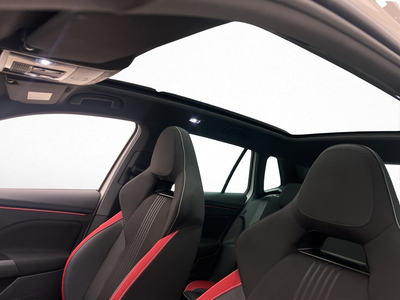 Skoda Kamiq 1.0 TSI Monte Carlo 2023, kuva 9/10