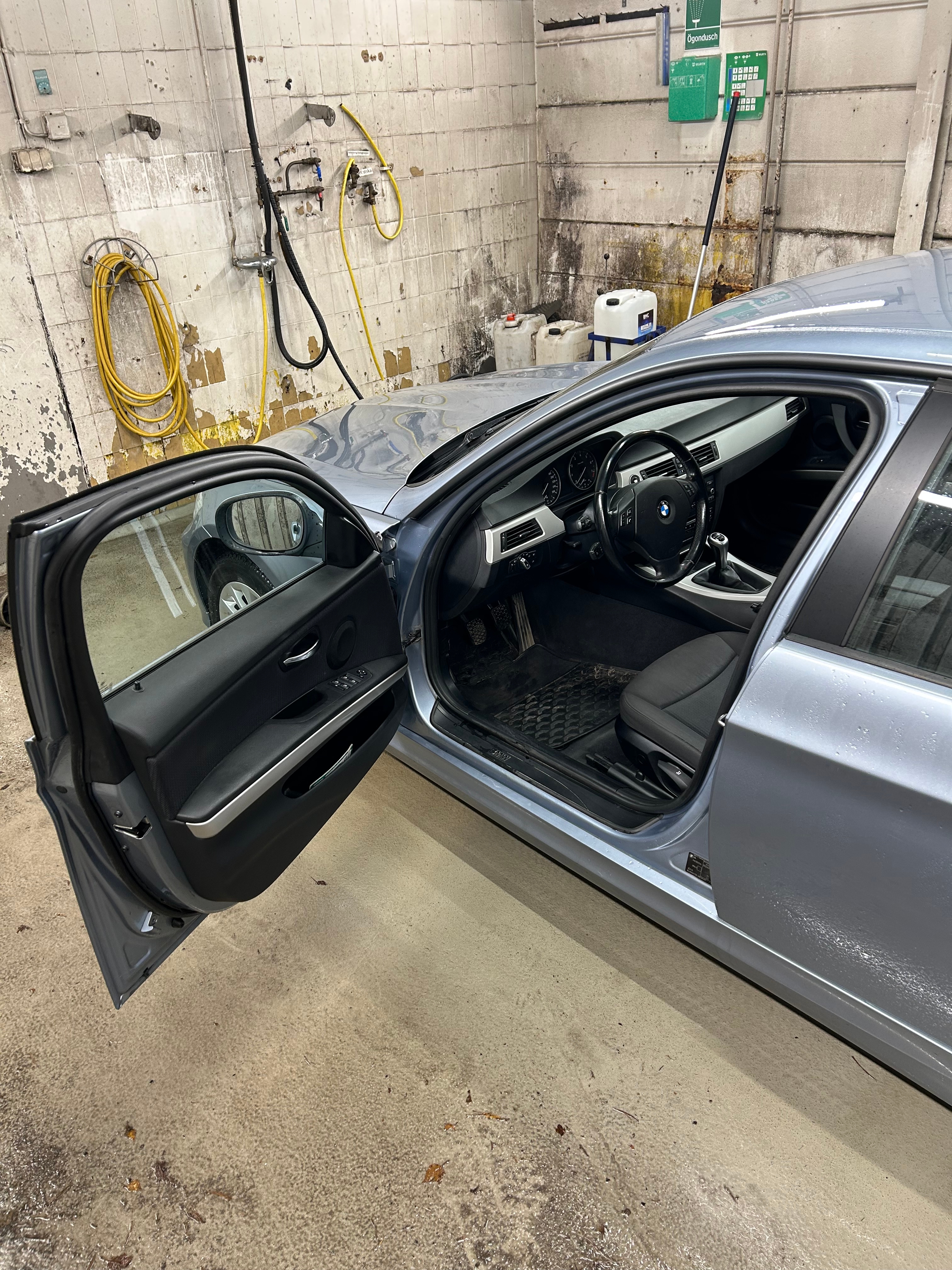 BMW 320i 2011, bild 4/10