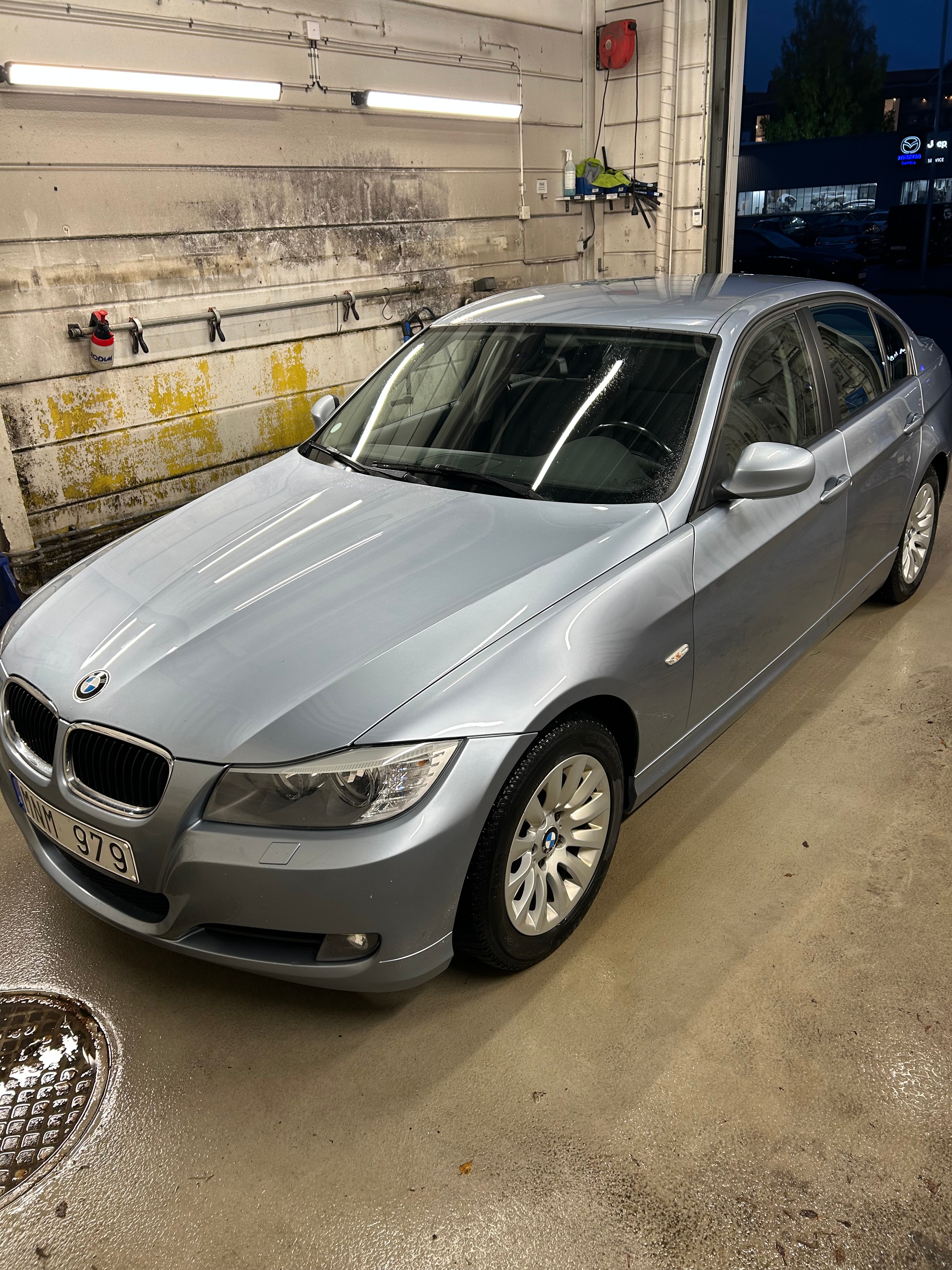 BMW 320i 2011, kuva 9/10
