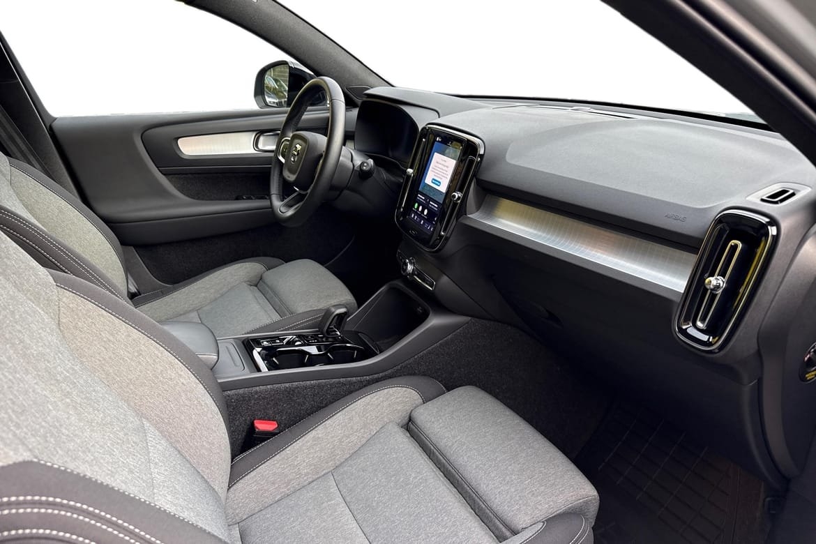 Volvo XC40 B3 Plus Dark 2025, bild 7/10