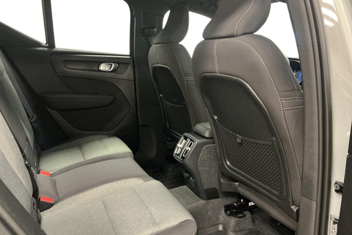Volvo XC40 B3 Plus Dark 2025, bild 9/10