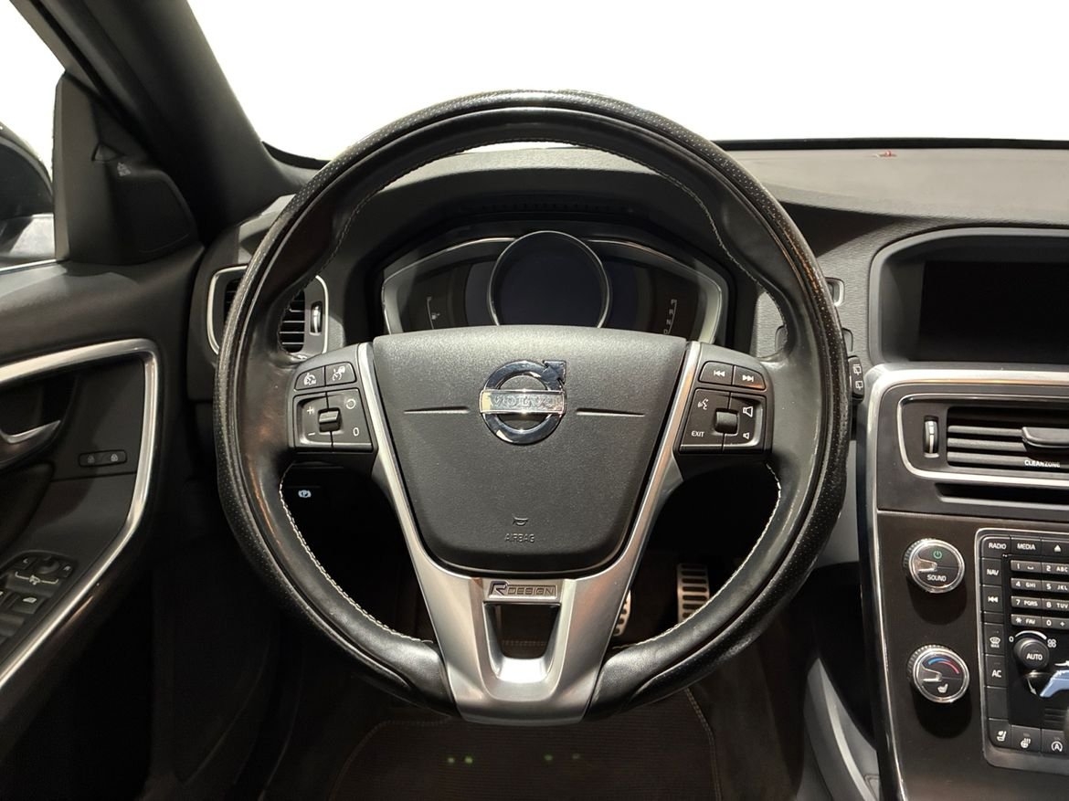 Volvo V60 D3 R Design Classic 2018, photo 10/10