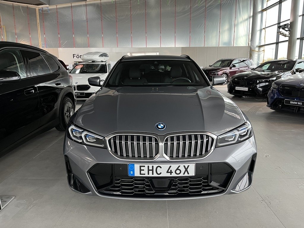BMW 330 M Sport 2026, bild 2/10