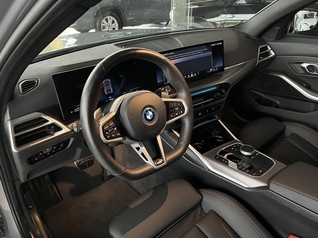 BMW 330 M Sport 2026, bild 6/10