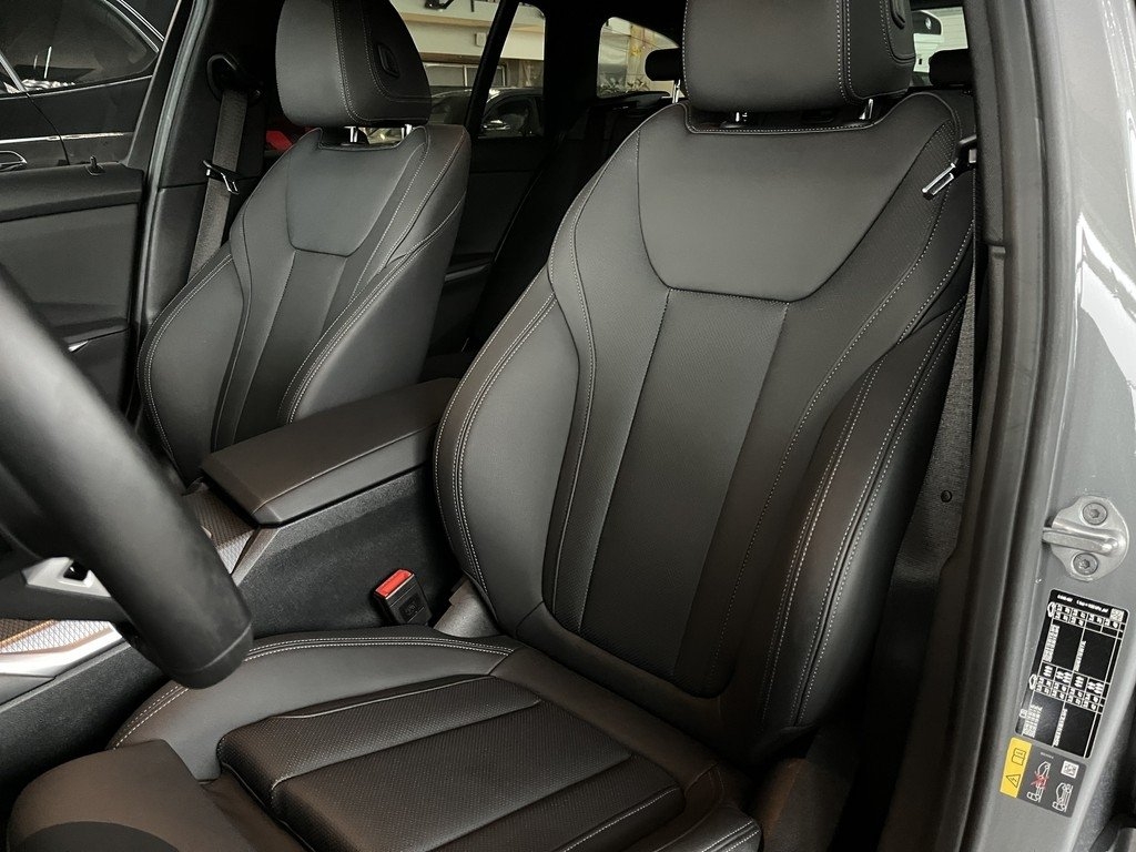 BMW 330 M Sport 2026, bild 7/10