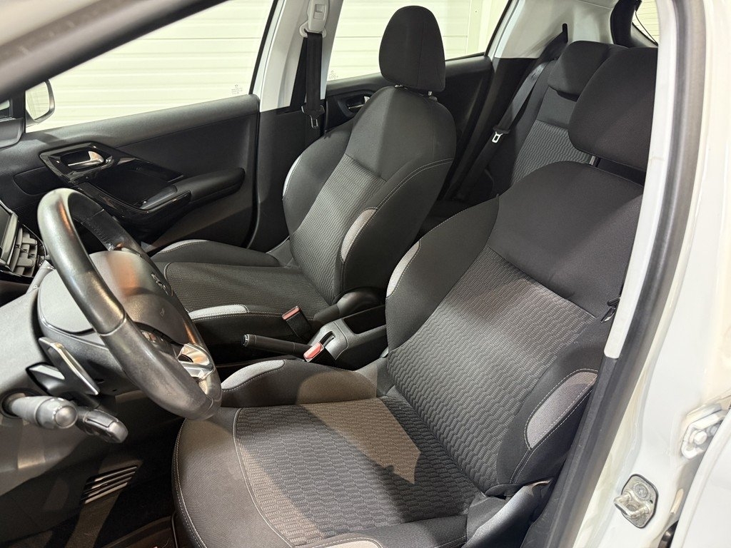 Peugeot 208 2015, bild 6/10