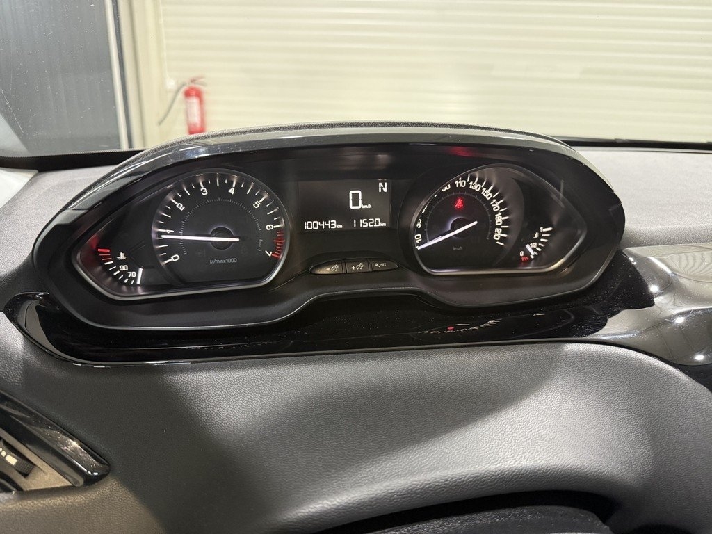 Peugeot 208 2015, photo 9/10