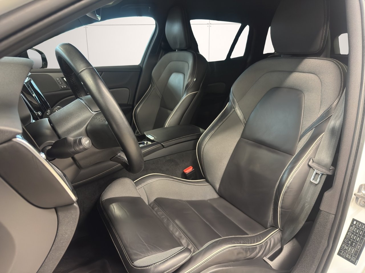 Volvo V60 T6 R Design 2022, bild 9/10