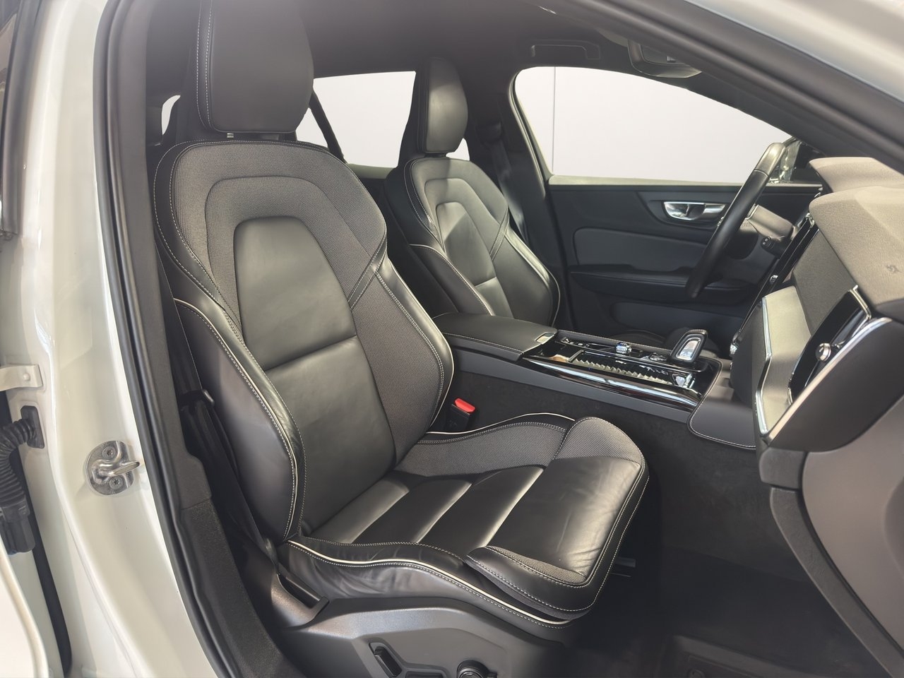 Volvo V60 T6 R Design 2022, bild 10/10