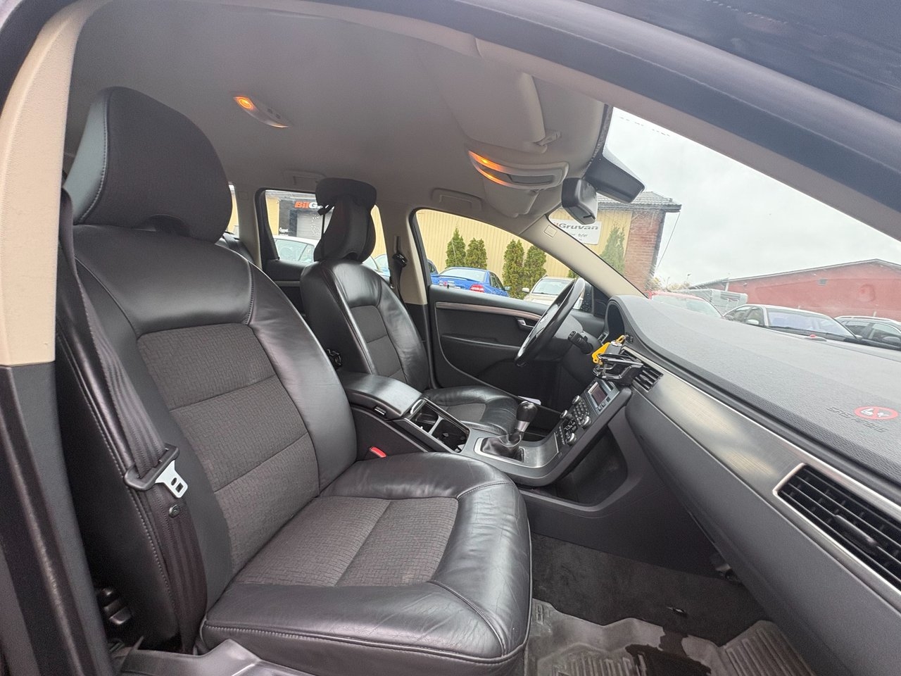 Volvo V70 2.5T Momentum 2008, photo 6/6