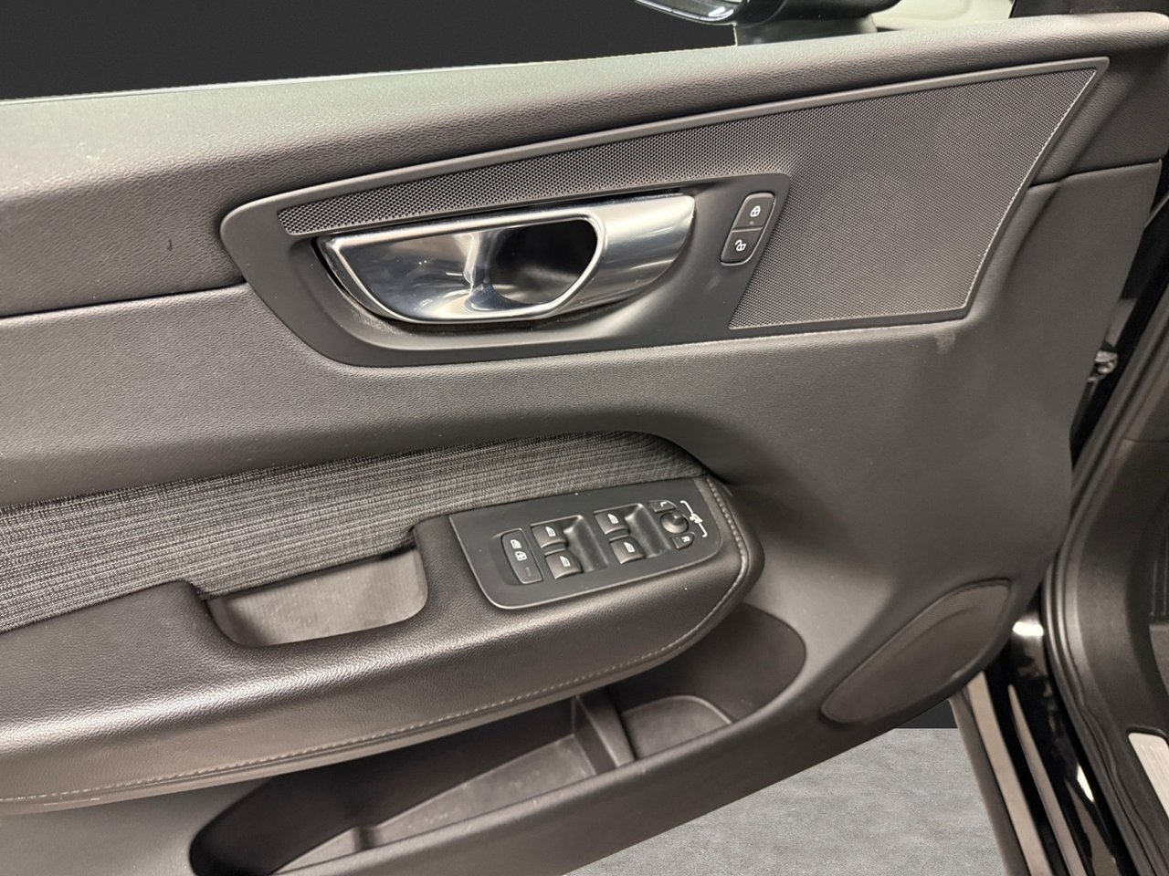 Volvo XC60 B4 Diesel 2023, bild 9/10
