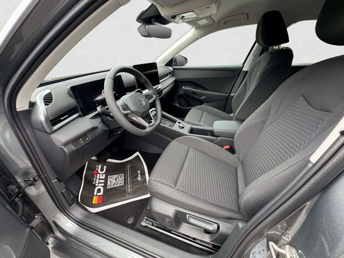 Volkswagen T-Roc 1.5 eTSI 2026, photo 7/10