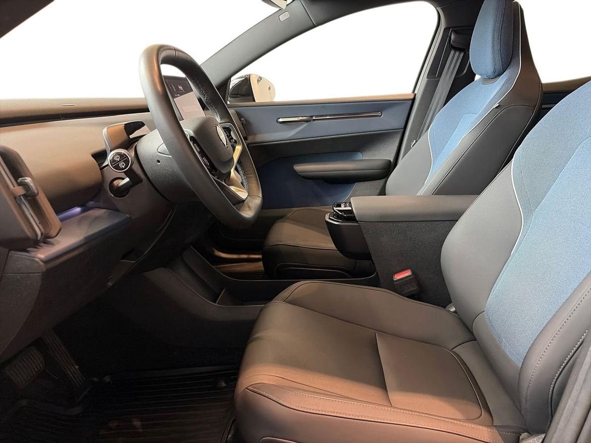 Volvo EX30 Performance Ultra 2025, bild 6/10
