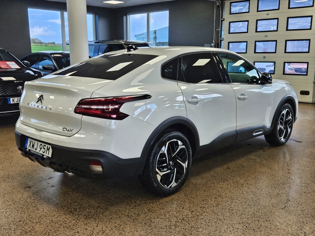 Citroen C4 X 2023, photo 5/10