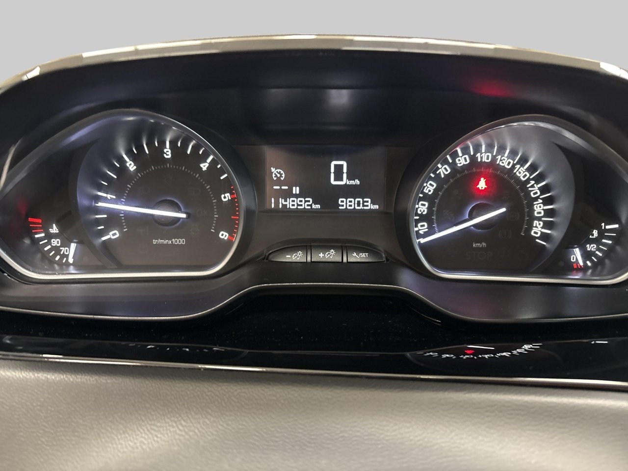 Peugeot 208 1.6 BlueHDi 100 2018, photo 10/10