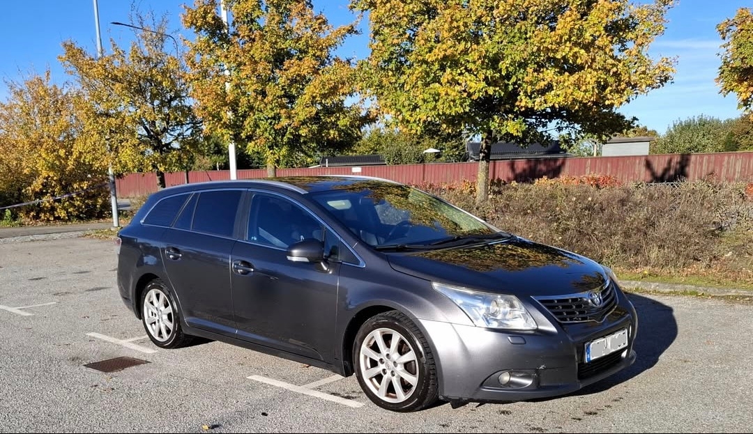 Toyota Avensis 2.0 D-4D 2009, bild 4/5